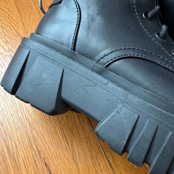 Current Mood ‘Everyone’s A Critic’ Black zipper Combat Boots 8 - Picture 10 of 12